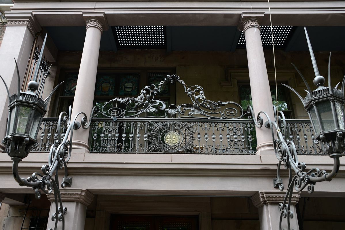 19-2 Iron Railings And Gas Lanterns On The Exterior Of The Players Club Near Union Square Park New York City